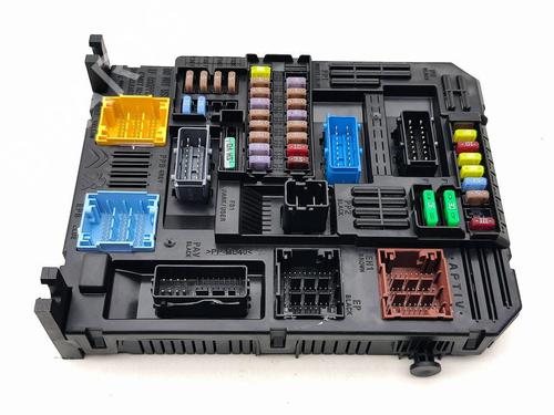 Fuse box PEUGEOT 2008 II (UD_, US_, UY_, UJ_, UR_, UC_) 1.2 PureTech 130 (USHNS, URHNS) | BP29829225E1