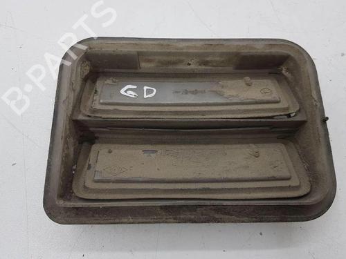 Grille RENAULT SCÉNIC I MPV (JA0/1_, FA0_) 2.0 16V (JA1B, JA1D, JA0C) (139 hp) 32665802