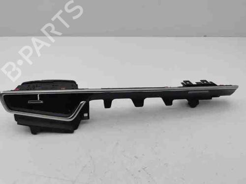 Used Air vent TOYOTA COROLLA Estate (_E21_) 2.0 Hybrid (MZEH12) (180 hp) 28859021