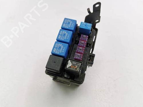 Used Fuse box Fuse box 33640194 33640194