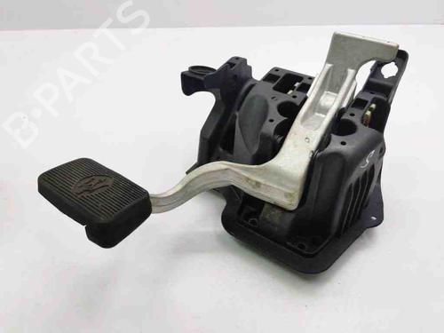 Used Break pedal MASERATI QUATTROPORTE V 4.2 (400 hp) 28876186