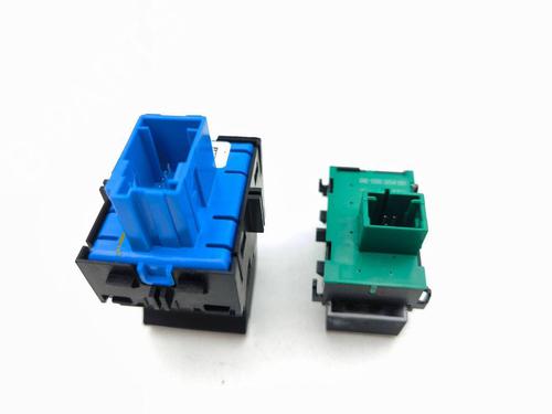 Switch PEUGEOT 2008 II (UD_, US_, UY_, UJ_, UR_, UC_) 1.2 PureTech 130 (USHNS, URHNS) | BP29510233I30 