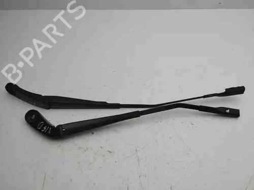Used Front windshield wiper arm AUDI A1 Sportback (8XA, 8XF) 1.0 TFSI (95 hp) 28863037