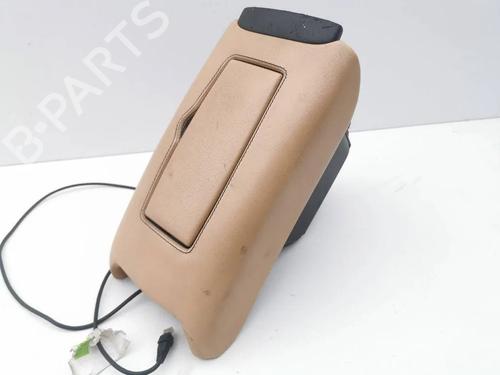 Used Armrest / Center console Armrest / Center console 32677288 32677288