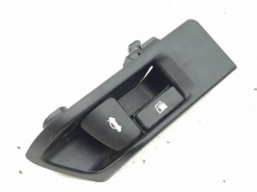 Used Tailgate handle Tailgate handle 39575743 39575743