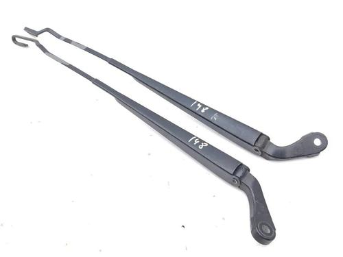 Used Front windshield wiper arm Front windshield wiper arm 33929985 33929985
