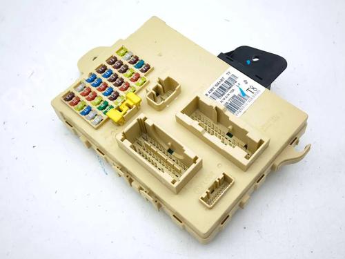 Used Fuse box Fuse box 33666001 33666001