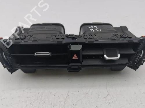 Used Air vent TOYOTA COROLLA Estate (_E21_) 2.0 Hybrid (MZEH12) (180 hp) 28859023