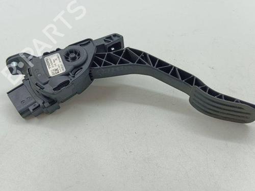 Used Pedal VOLVO S60 I (384) D5 (163 hp) 28850887