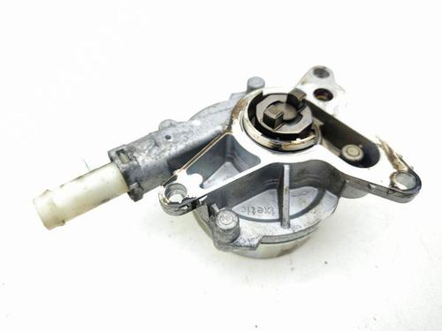 Used Vacuum pump NISSAN NAVARA (D22) 3.0 TD 4x4 (150 hp) 28906403