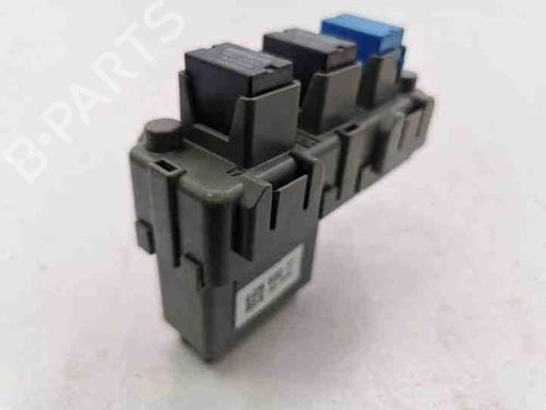 Fuse box HONDA CR-V II (RD_) 2.2 CTDi (RD9) | BP28853003E1