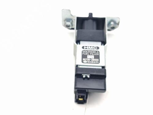 Fuel door actuator HYUNDAI SANTA FÉ II (CM) 2.2 CRDi GLS 4x4 | BP30107415E18 