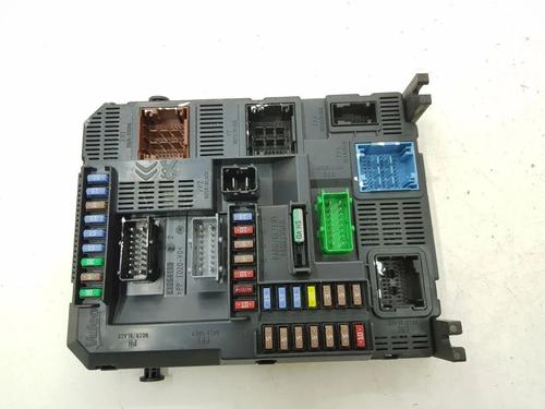 Used Fuse box Fuse box 33226019 33226019
