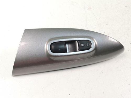 Used Right rear window switch NISSAN JUKE (F15) 1.5 dCi (110 hp) 28867596