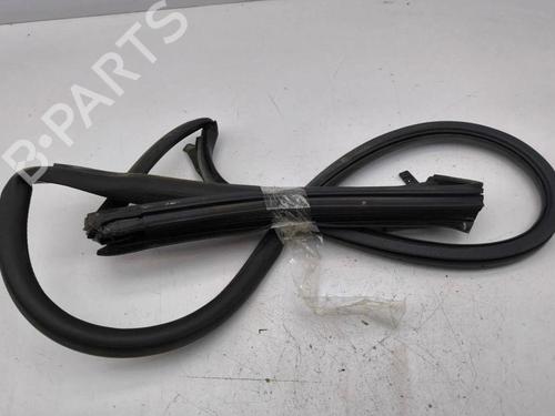 Rubber door seal TESLA MODEL S (5YJS) 60 | BP28900792C142 