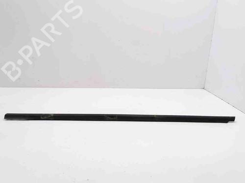 Used Door moulding trim HYUNDAI ix35 (LM, EL, ELH) 1.7 CRDi (116 hp) 28904260