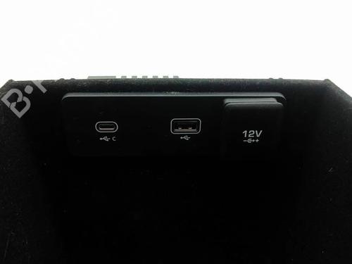 Middle console LAND ROVER RANGE ROVER VELAR (L560) 2.0 D200 MHEV 4x4 | BP36198618I22 - Image 4