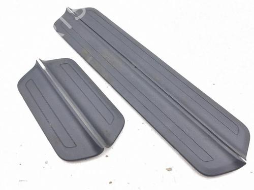 Used Right sideskirt Right sideskirt 39193722 39193722