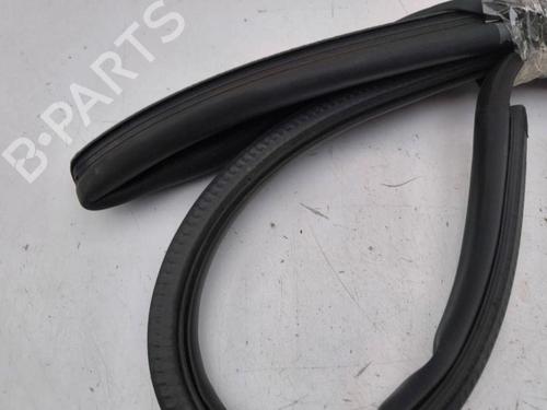 Rubber door seal TESLA MODEL S (5YJS) 60 | BP28900796C142 