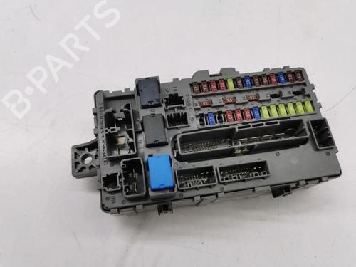 Used Fuse box Fuse box 33253913 33253913