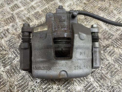 Venstre bremsekaliper foran CHEVROLET TRAX 1.4 | BP30923528M105