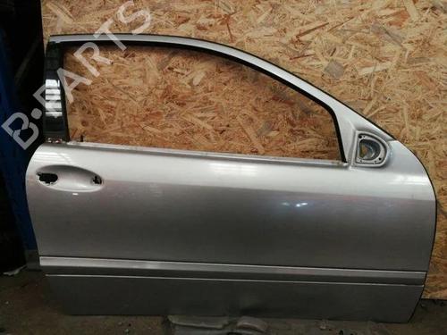 Used Right front door Right front door 28867773 28867773
