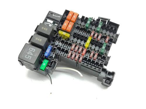 Used Fuse box Fuse box 36205052 36205052