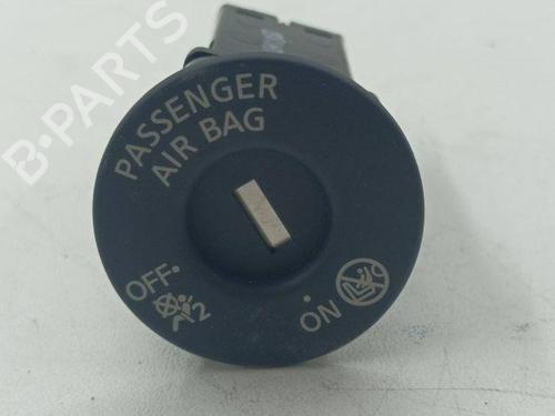 Used Switch NISSAN QASHQAI II (J11, J11_) 1.3 DIG-T (140 hp) 28856786