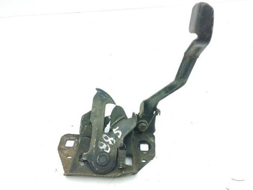 Used Hood lock CHRYSLER VOYAGER IV (RG, RS) 2.8 CRD (150 hp) 28874636