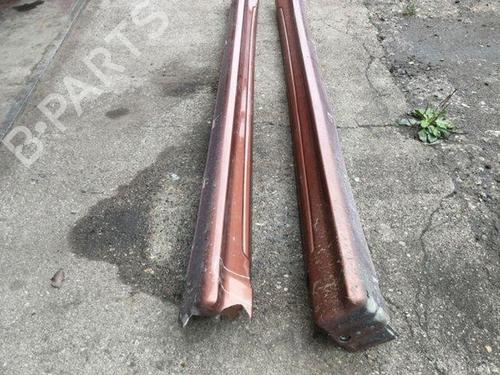 Used Right sideskirt MITSUBISHI OUTLANDER II (CW_W) 2.2 DI-D 4WD (156 hp) 28869500