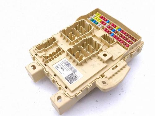 Used Fuse box Fuse box 38252039 38252039