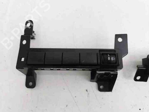 Switch NISSAN JUKE (F16_) 1.6 Hybrid | BP28865006I30