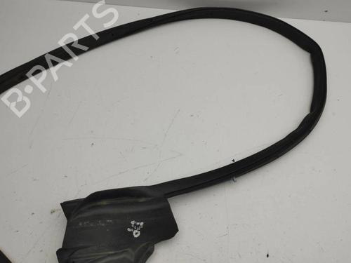 Rubber door seal TESLA MODEL S (5YJS) 60 | BP28900728C142 