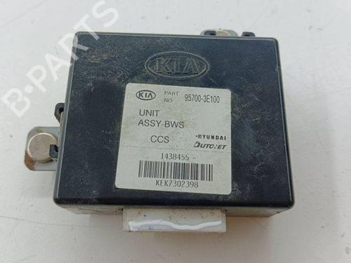 Used Electronic module KIA SORENTO I (JC) 2.5 CRDi (163 hp) 28852476