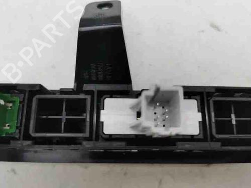 Switch NISSAN JUKE (F16_) 1.6 Hybrid | BP28865006I30