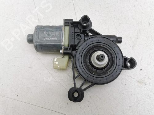 Right rear window motor VW GOLF VIII (CD1, DA1) 1.5 TSI | BP40209937E22 - Image 6