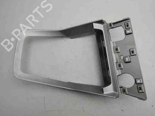 Console centrale AUDI Q3 (F3B) 35 TFSI (150 hp) 28861055