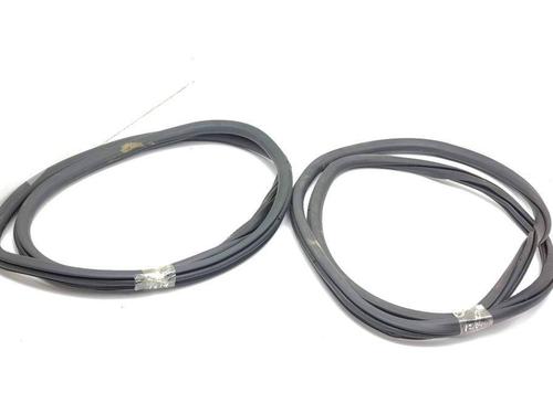 Used Rubber door seal PEUGEOT 2008 II (UD_, US_, UY_, UJ_, UR_, UC_) 1.2 PureTech 130 (USHNS, URHNS) (130 hp) 28879333