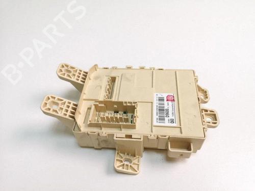 Used Fuse box Fuse box 38279795 38279795