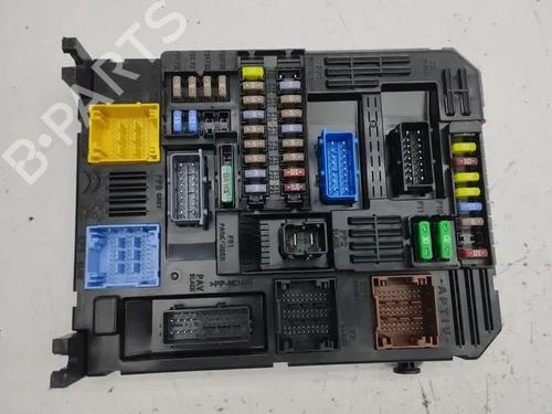 Used Fuse box Fuse box 28865161 28865161