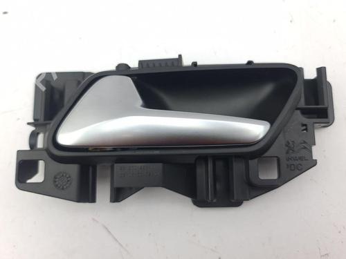 Used Rear left interior door handle PEUGEOT 2008 II (UD_, US_, UY_, UJ_, UR_, UC_) 1.2 PureTech 130 (USHNS, URHNS) (130 hp) 28879387