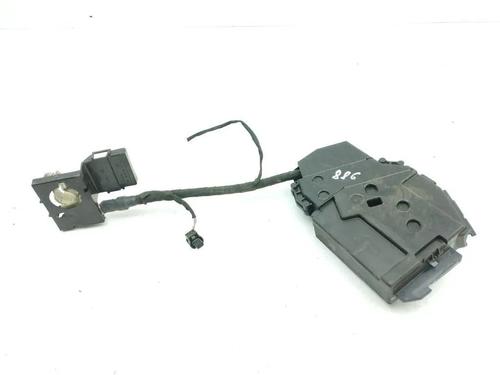 Used Fuse box Fuse box 28874780 28874780