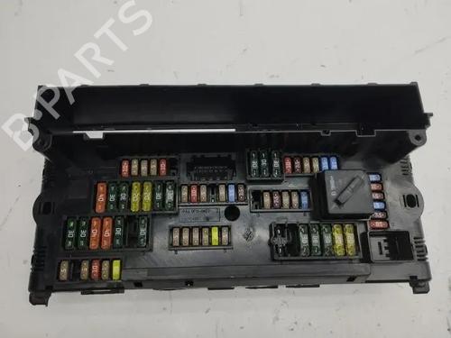 Used Fuse box Fuse box 28851800 28851800