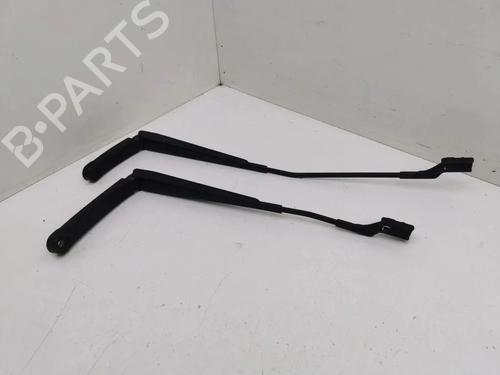 Used Front windshield wiper arm Front windshield wiper arm 33921785 33921785