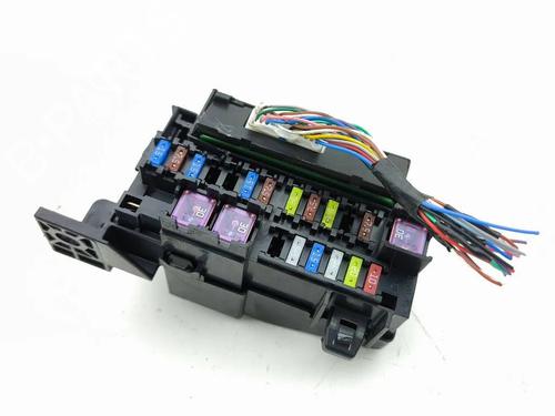 Used Fuse box Fuse box 33228890 33228890