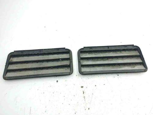 Używane Atrapa chłodnicy / Grill TESLA MODEL 3 (5YJ3) EV (238 hp) 28901402