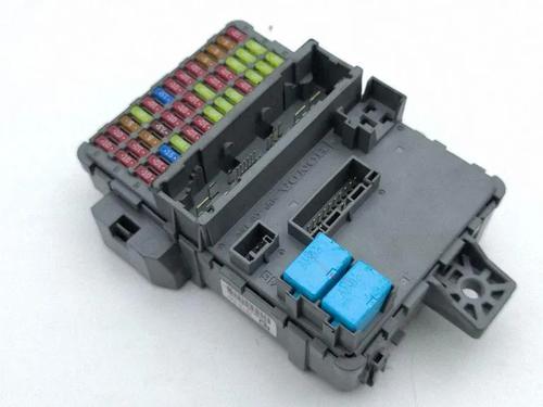 Used Fuse box Fuse box 37404841 37404841
