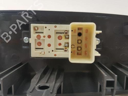 Right rear window switch OPEL ANTARA A (L07) 2.0 CDTI 4x4 | BP28886913I28