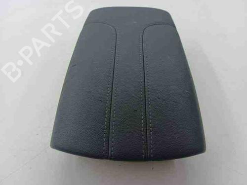 Used Armrest / Center console NISSAN QASHQAI II (J11, J11_) 1.3 DIG-T (140 hp) 28856778