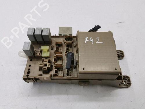Used Fuse box Fuse box 38250260 38250260